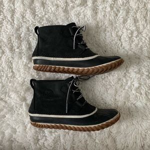 Women’s SOREL out n about boots